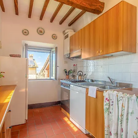 2 Bedroom Stunning In *