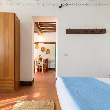 2 Bedroom Stunning In *