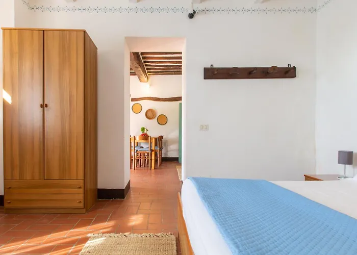 2 Bedroom Stunning In *